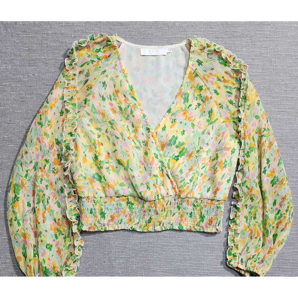 ASTR The‎ Label Chiffon Floral Pleated Ruffle Crop Top Yel/Green Multi Size Med.